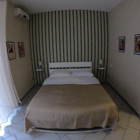 B&B 248 ナポリ エクステリア 写真