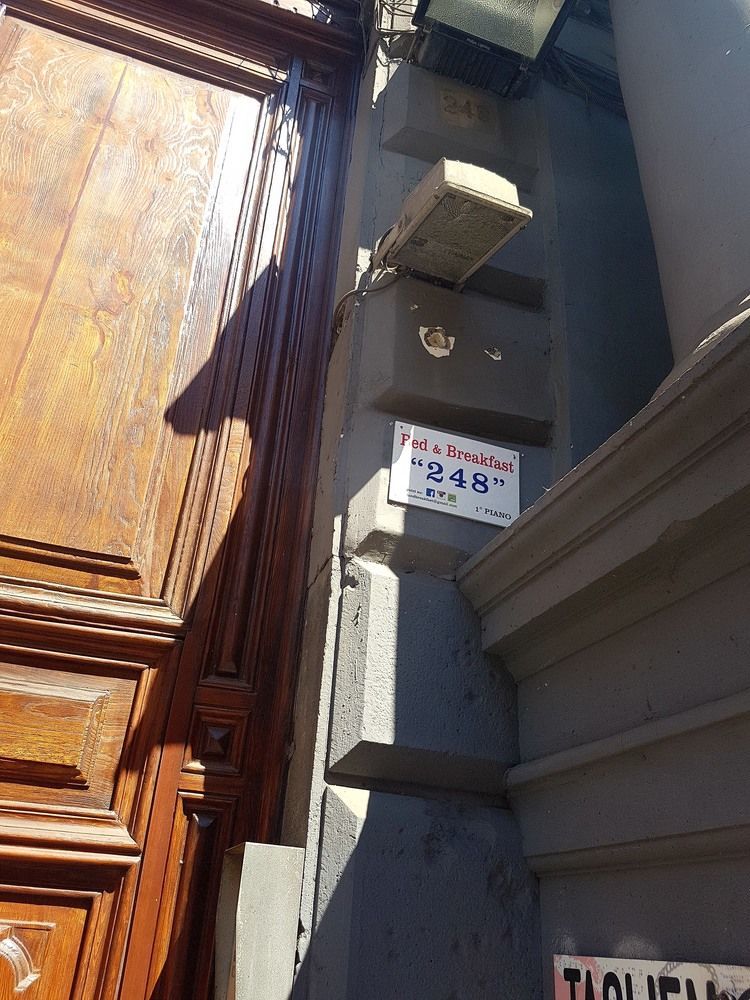 B&B 248 ナポリ エクステリア 写真